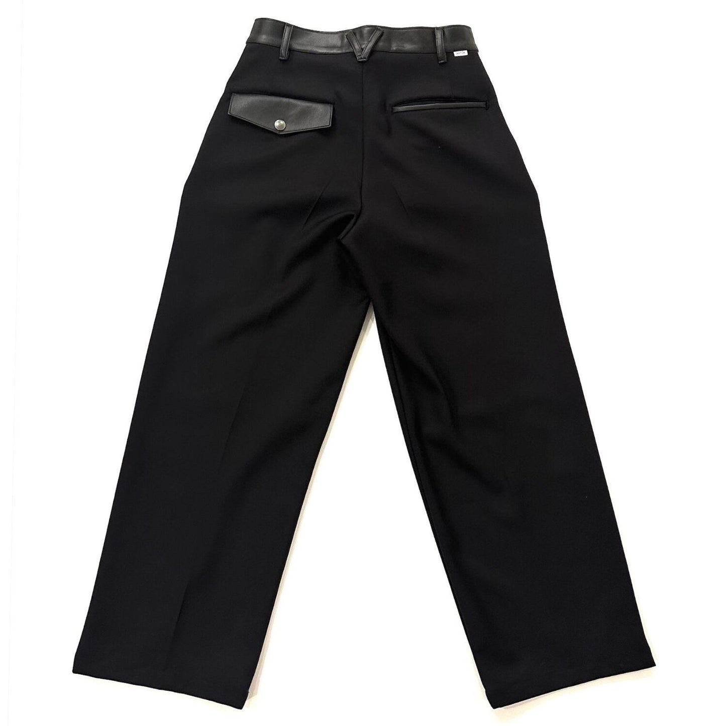 outline leather pants